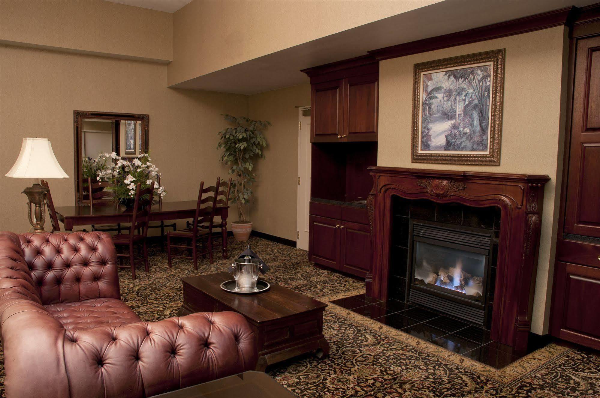 Carnegie Hotel & Spa Johnson City Room photo