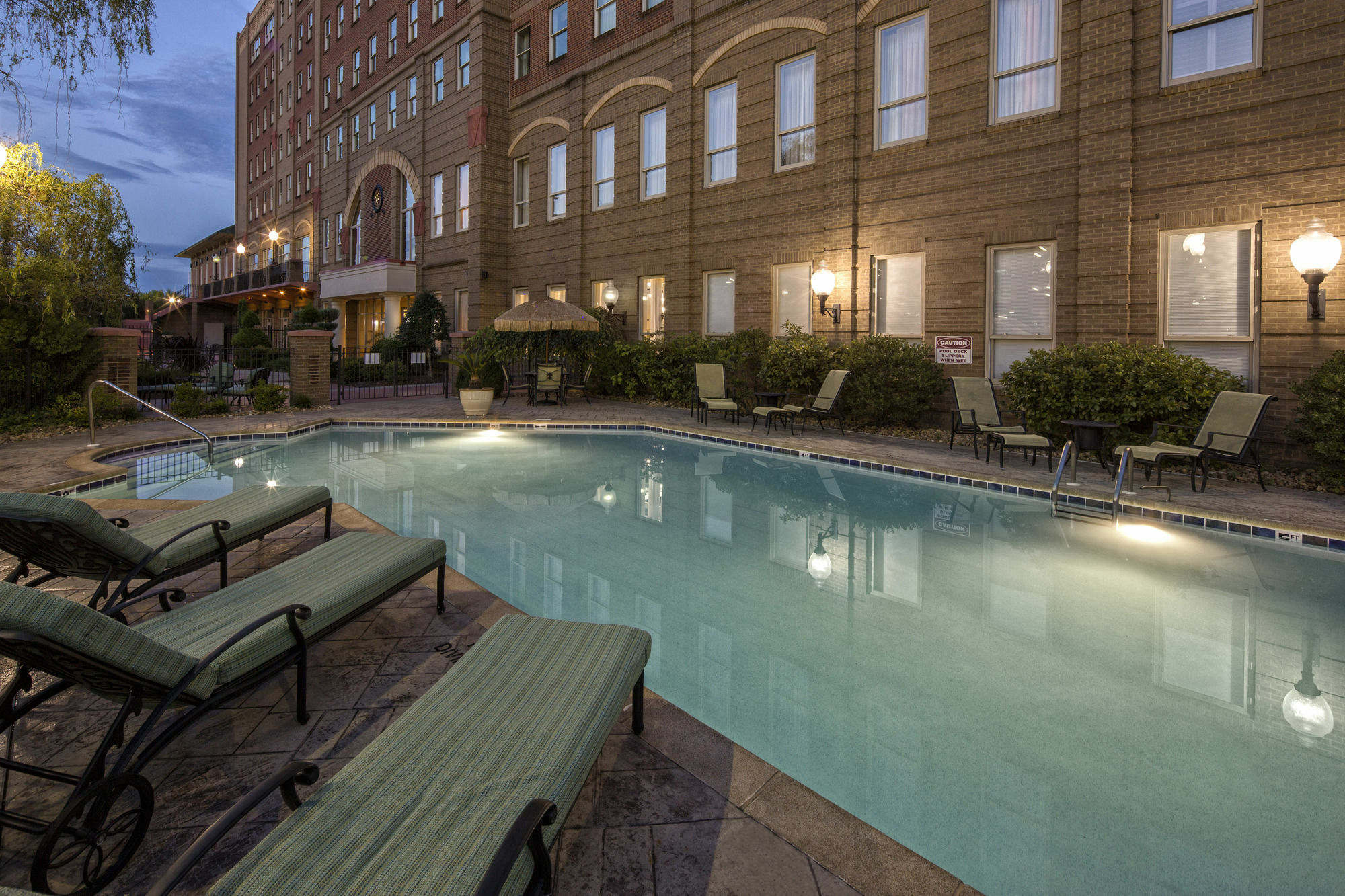 Carnegie Hotel & Spa Johnson City Exterior photo