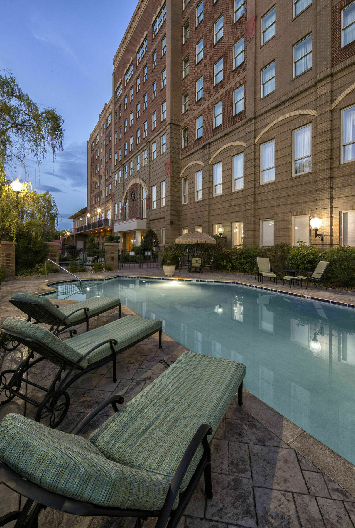 Carnegie Hotel & Spa Johnson City Exterior photo