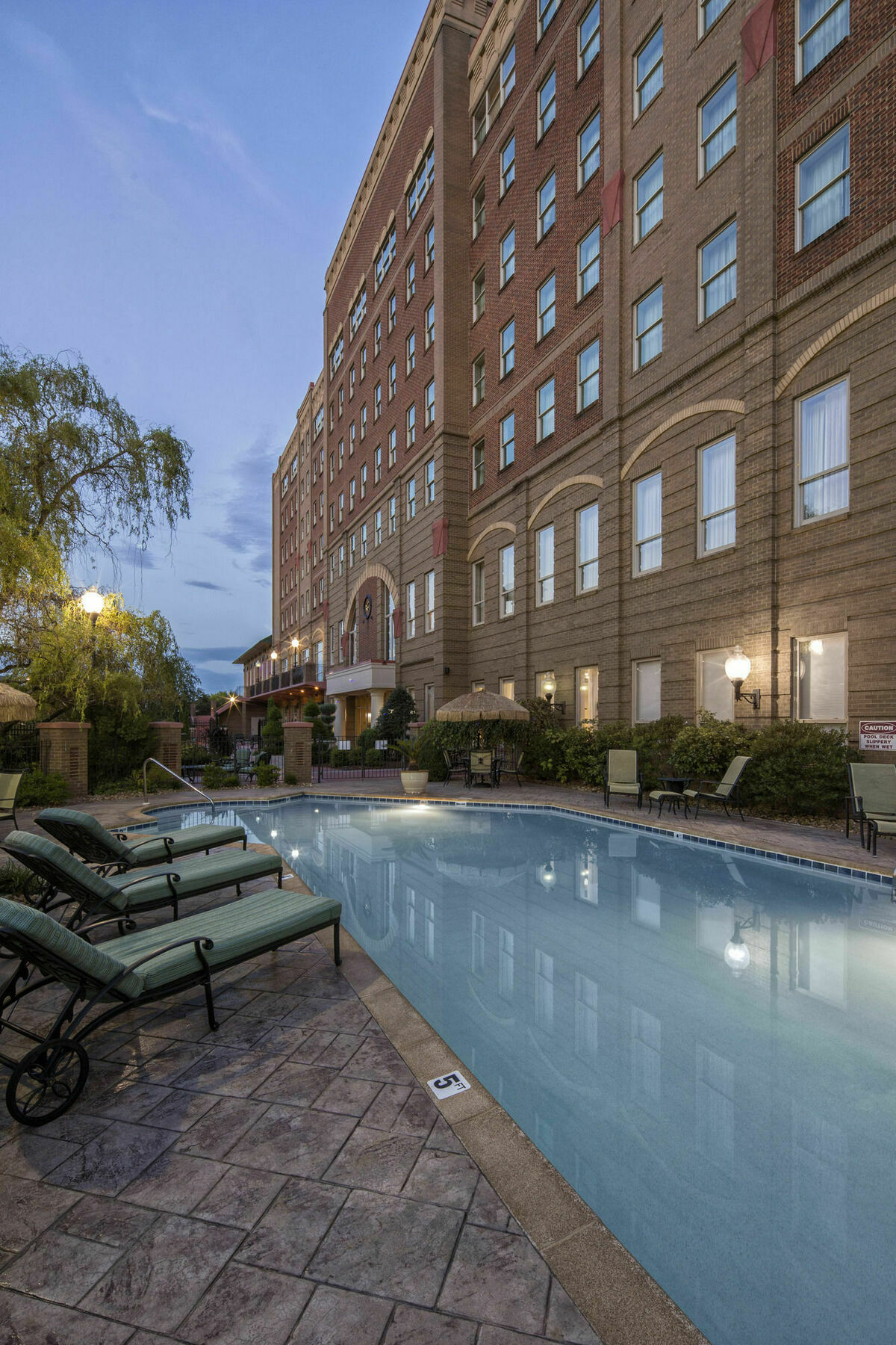 Carnegie Hotel & Spa Johnson City Exterior photo